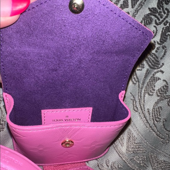Louis Vuitton - Rose Utility Handbag/Crossbody - Picture 13 of 17